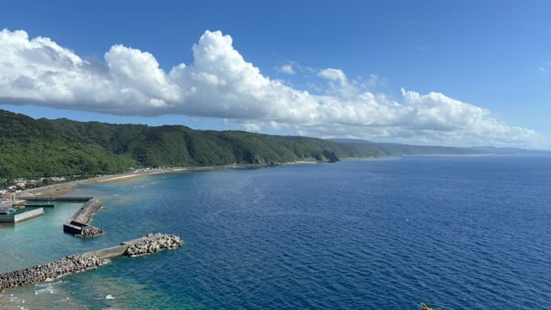 茅打バンタからの景色。海と山。